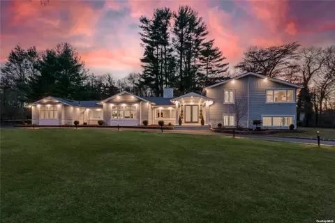 39 Fruitledge Rd, Glen Head, NY 11545