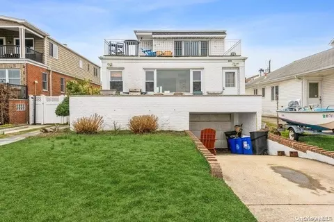 224 W Bay Dr, Long Beach, NY 11561