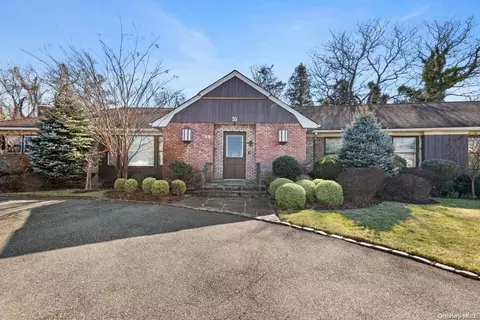 55 Barrett Rd, Lawrence, NY 11559