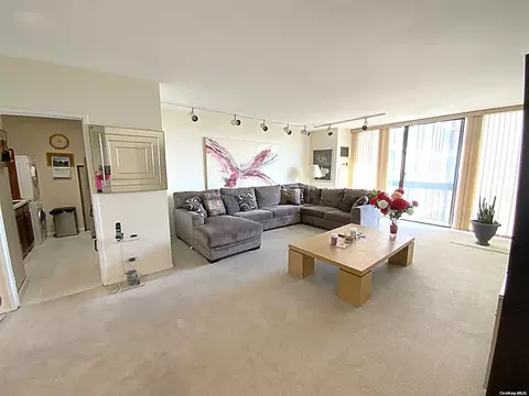 26910 Grand Central Pkwy #7Y, New York, NY 11005