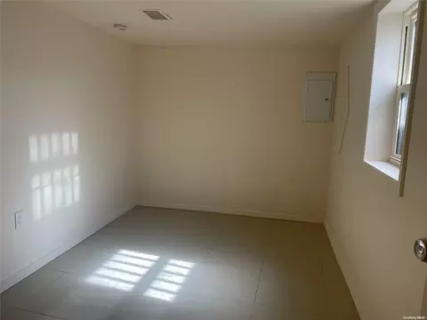 21 E Walnut St, Central Islip, NY 11722 photo 13