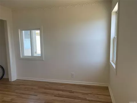 21 E Walnut St, Central Islip, NY 11722 photo 8