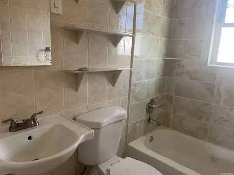 21 E Walnut St, Central Islip, NY 11722 photo 5
