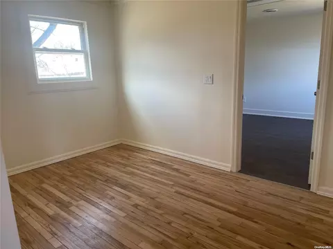 21 E Walnut St, Central Islip, NY 11722 photo 6
