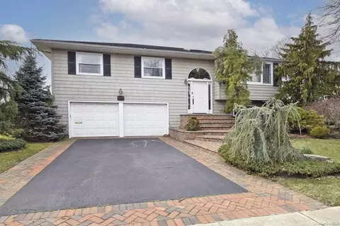 2864 Shore Dr, Merrick, NY 11566