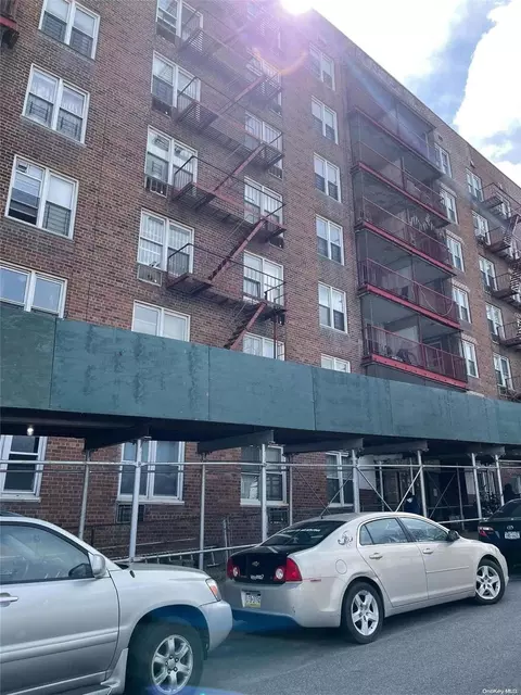 86-16 60 Ave #5D, Elmhurst, NY 11373