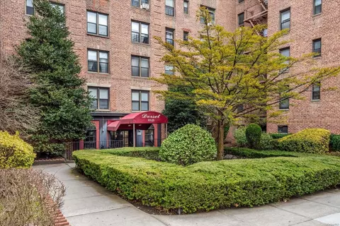 83-25 98th St #5H, NY 11421