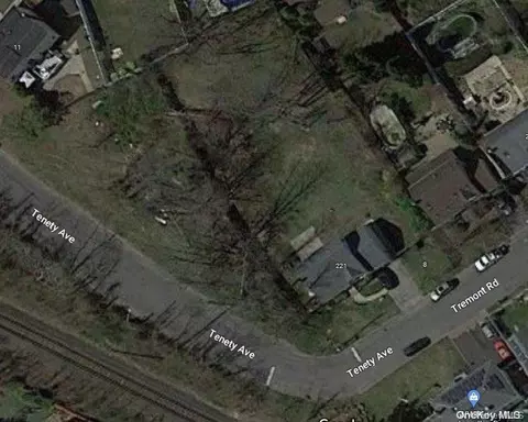 Tenety Avenue, Babylon, NY 11757