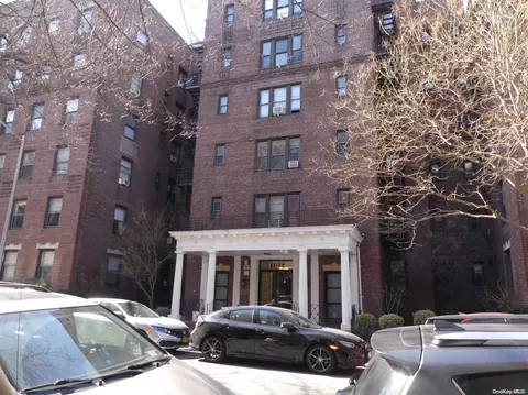 41-12 41 St #2J, Sunnyside, NY 11104