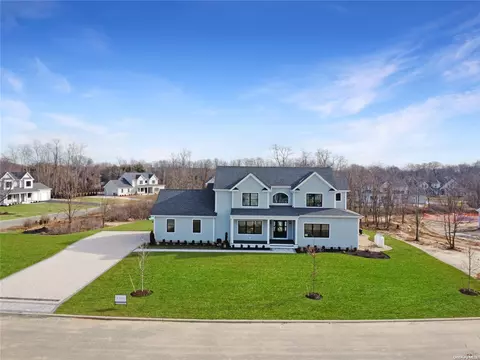 3010 Stanley Rd, Mattituck, NY 11952
