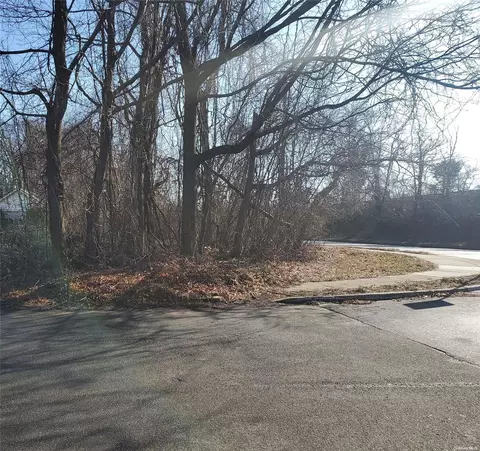 0 Sunrise Hwy, Islip, NY 11751