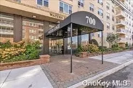 700 Shore Rd #4J, Long Beach, NY 11561