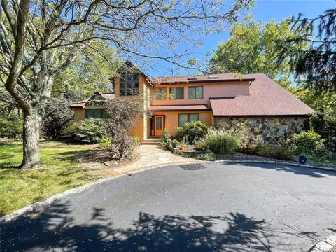 6 Buckingham Ct, Saint James, NY 11780