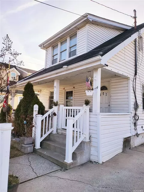 202 W Graham Ave, Hempstead, NY 11550 photo 1