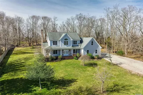 133 Manor Ln, Jamesport, NY 11947