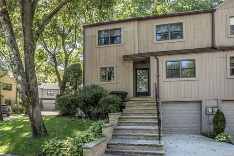 22 High Oak Ct #22, Huntington, NY 11743