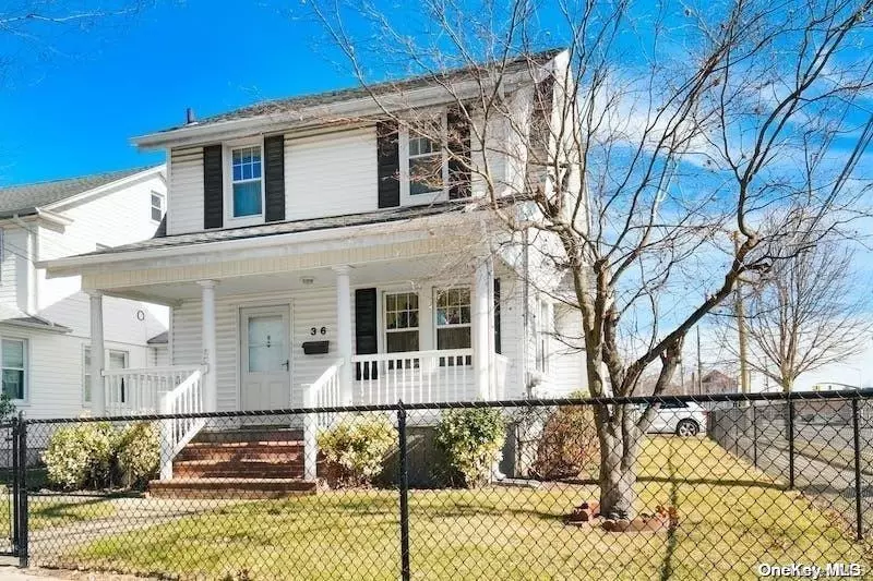  36 Herkomer St, North Hempstead, NY 11040 photo 1