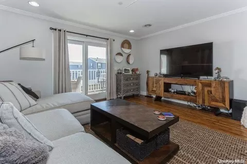 531 Ray St #1, Freeport, NY 11520