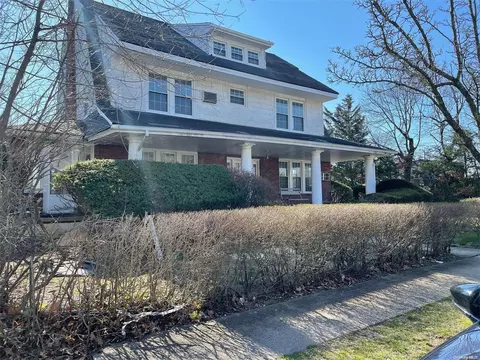 87 Prospect Ave, Cedarhurst, NY 11516