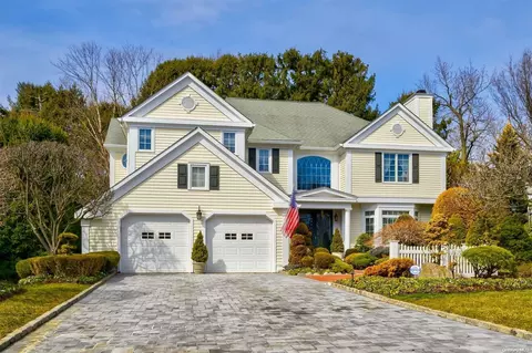 15 Rose Hill Dr, North Hempstead, NY 11030