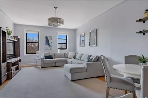 21 Barstow Rd #5B, North Hempstead, NY 11021