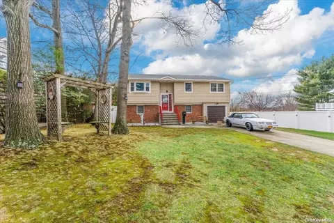 44 Summit St, Plainview, NY 11803 photo 1
