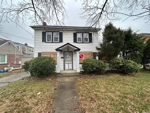 760 Lakeside Dr, Baldwin, NY 11510