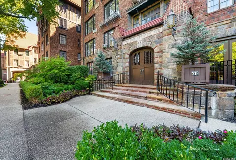 20 Continental Ave #IL, NY 11375