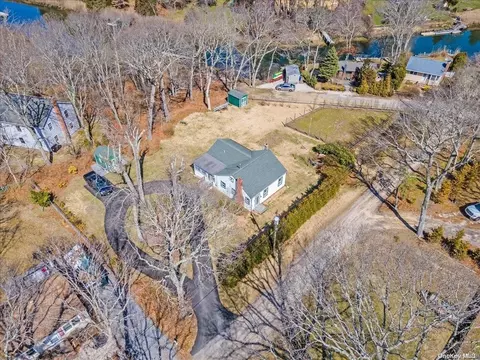305 Bayberry Rd, Southold, NY 11971