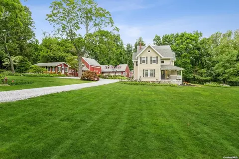 241 Norwood Ave, Northport, NY 11768