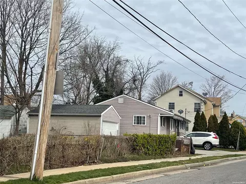 99 Rose Ave, Hempstead, NY 11550