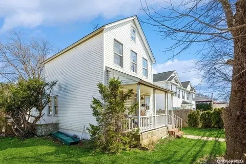 138 Depot Rd, Huntington Station, NY 11746
