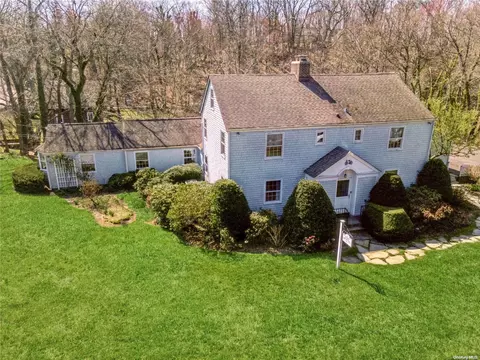 48 Main St, Stony Brook, NY 11790