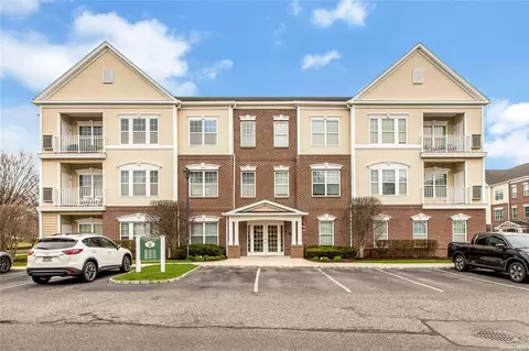 1638 Finch Ln #1638, Central Islip, NY 11722