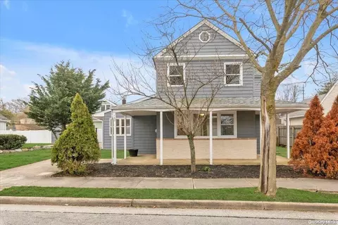 143 Pearsall Ave, Freeport, NY 11520