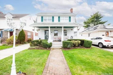 46 Nassau Blvd, Malverne, NY 11565