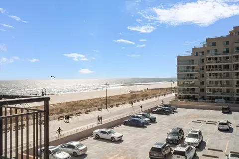 100 W Broadway #4R, Long Beach, NY 11561