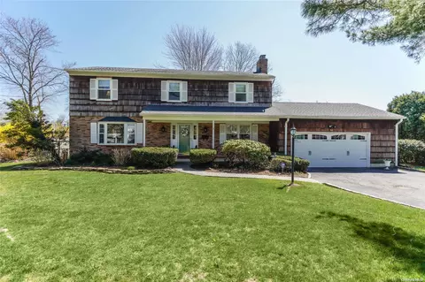 16 Grace Ct, Islip, NY 11751 photo 1