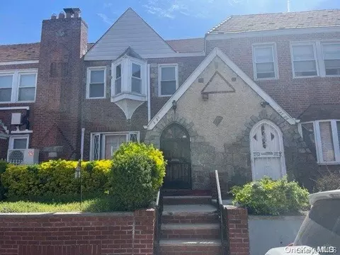 131-21 226th St, NY 11413