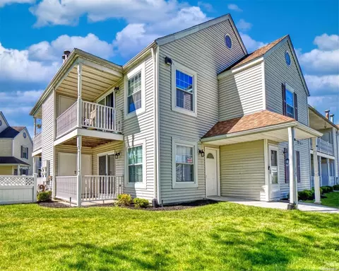15 Fairview Cir #155L, Middle Island, NY 11953