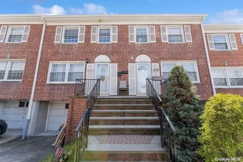 63-61 Douglaston Pkwy #47, Little Neck, NY 11362