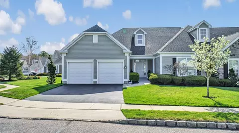 2 Alexandra Way #2, Westhampton, NY 11977