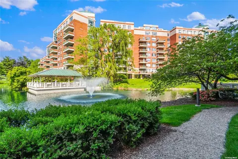 111 Cherry Valley Ave #201, Garden City, NY 11530