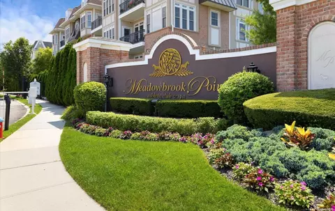 304 Trotting Ln #VILLA, North Hempstead, NY 11590