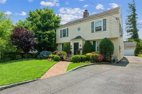 163 Combs Ave, Woodmere, NY 11598