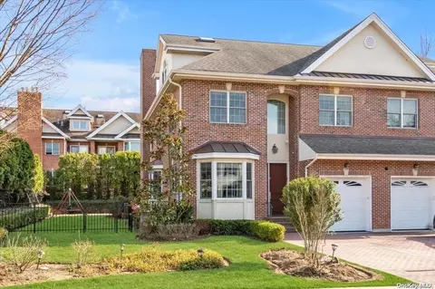 2 Nassau Dr # B, North Hempstead, NY 11021