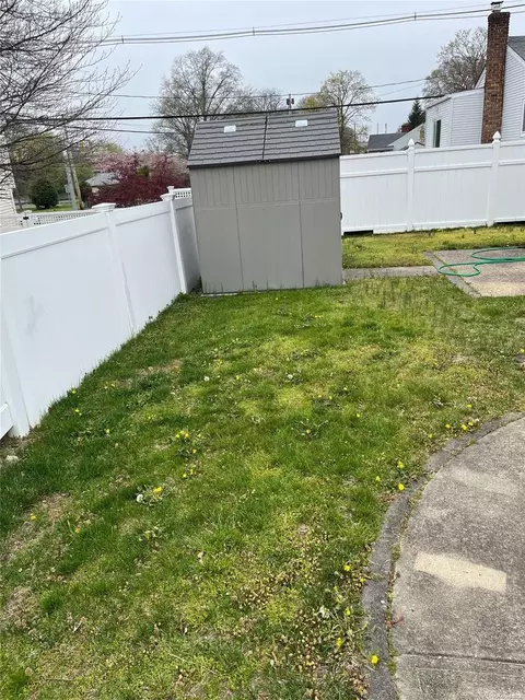156 Juanita Ave, Freeport, NY 11520 photo 18