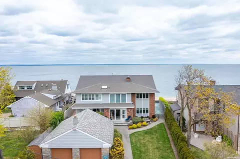 23 Oak Shore Dr, Bayville, NY 11709