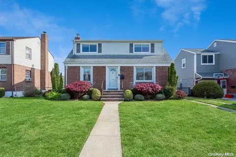 276 Norfeld Blvd, Elmont, NY 11003