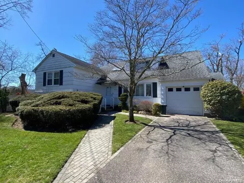1026 Melissa Ln, North Bellmore, NY 11710